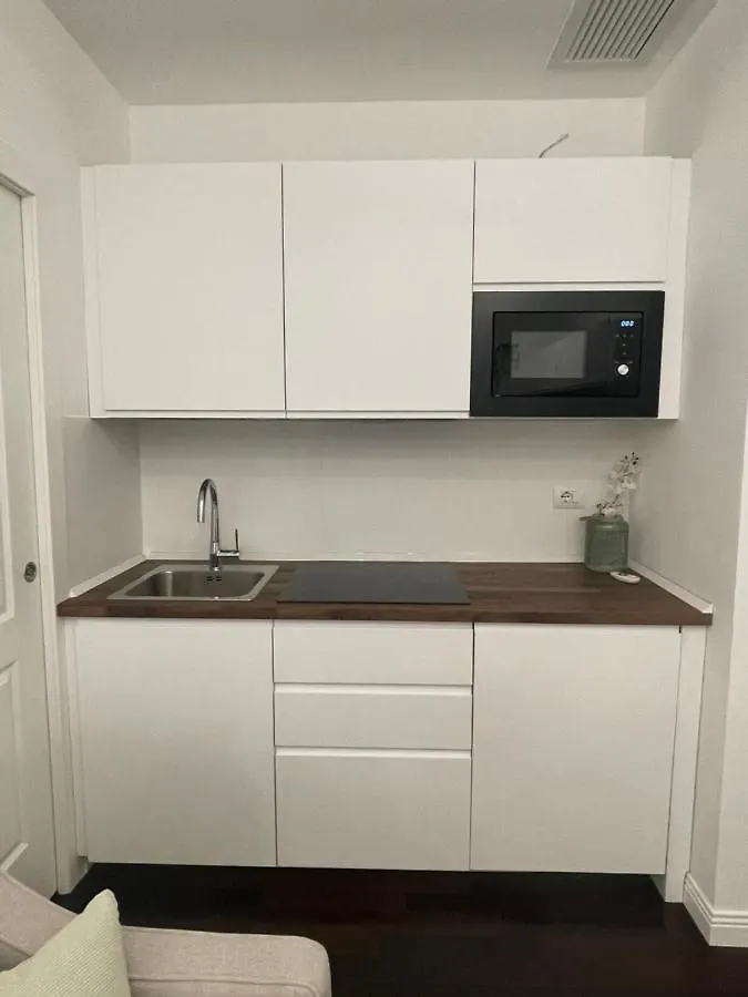 Bilocale Di Prestigio: Milano Centro Apartment Milan